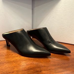 NEW!! Stuart Weitzman point toe mules